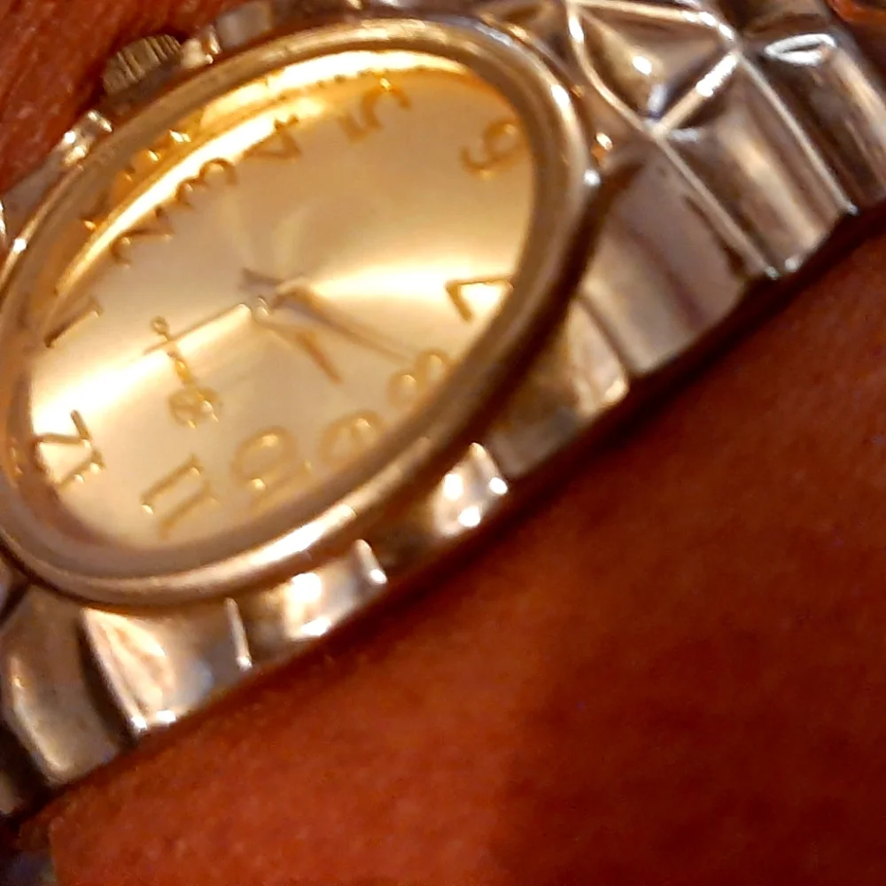 Watch - Picture 1 of 2